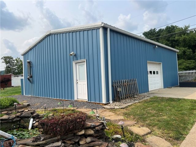 55558 Merrit Row, Bellaire, OH 43906
