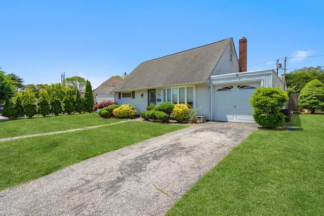 315 Fern Place, Bethpage, NY 11714