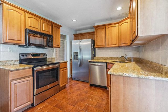 315 Fern Place, Bethpage, NY 11714