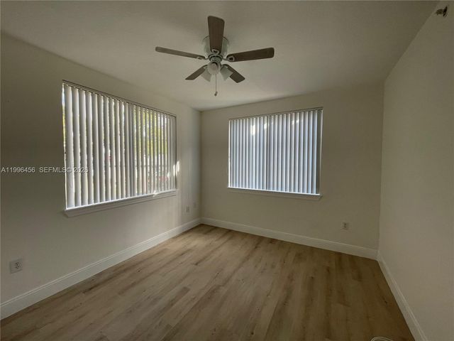 6851 SW 44th St 210, Miami, FL 33155