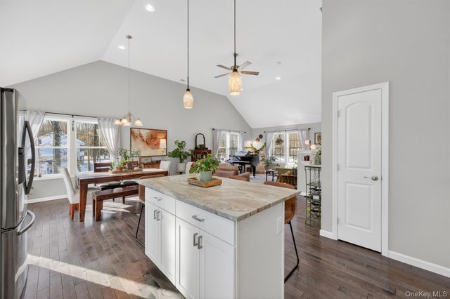 31 Greenshire Way, Walden, NY 12586