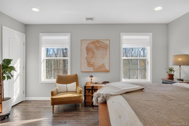 31 Greenshire Way, Walden, NY 12586