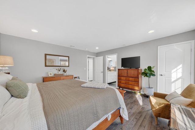 31 Greenshire Way, Walden, NY 12586