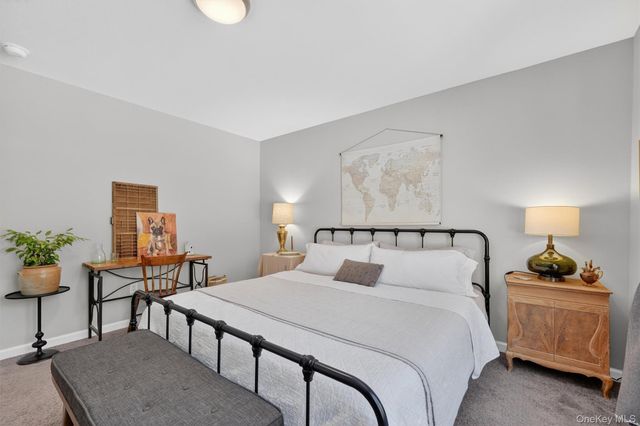 31 Greenshire Way, Walden, NY 12586