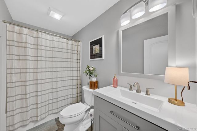 31 Greenshire Way, Walden, NY 12586