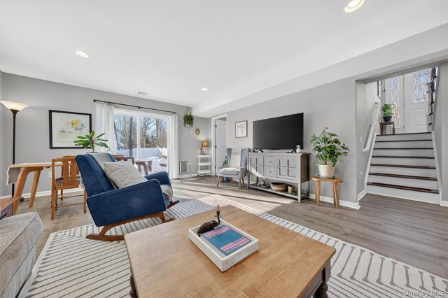 31 Greenshire Way, Walden, NY 12586