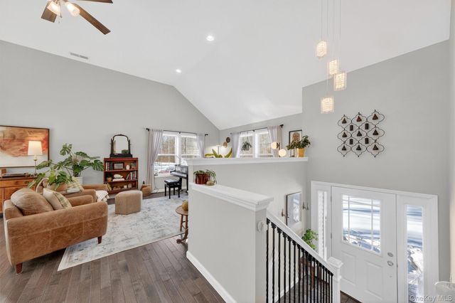 31 Greenshire Way, Walden, NY 12586