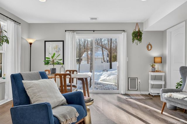 31 Greenshire Way, Walden, NY 12586