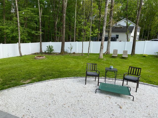 31 Greenshire Way, Walden, NY 12586