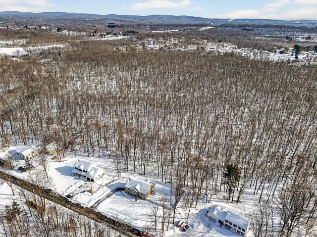 31 Greenshire Way, Walden, NY 12586