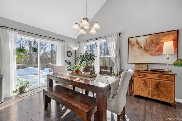 31 Greenshire Way, Walden, NY 12586