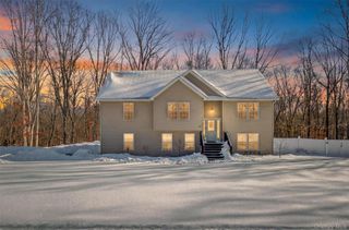 31 Greenshire Way, Walden, NY 12586