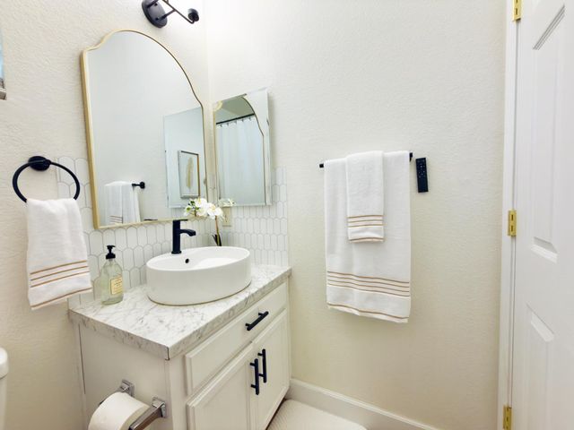 1416 Cypress Run Dr, Stockton, CA 95209