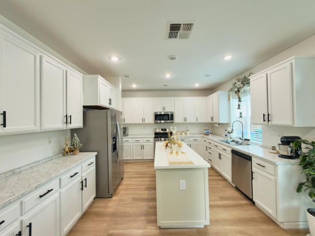 1416 Cypress Run Dr, Stockton, CA 95209