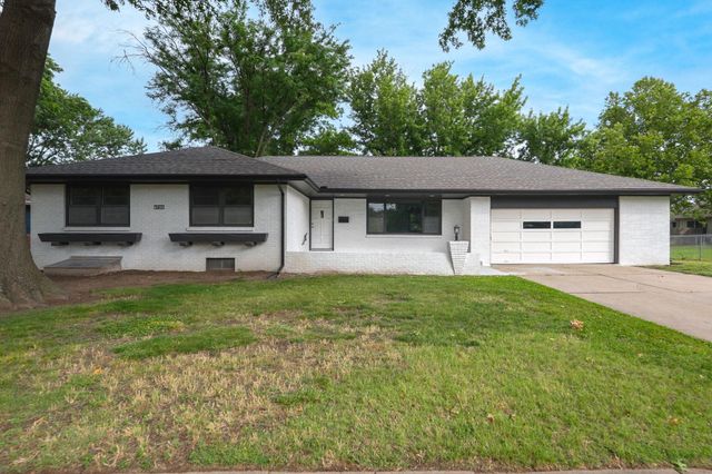6720 E Zimmerly St, Wichita, KS 67207