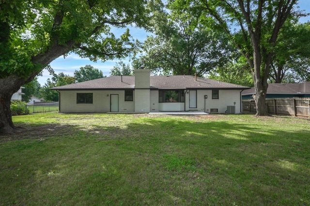 6720 E Zimmerly St, Wichita, KS 67207