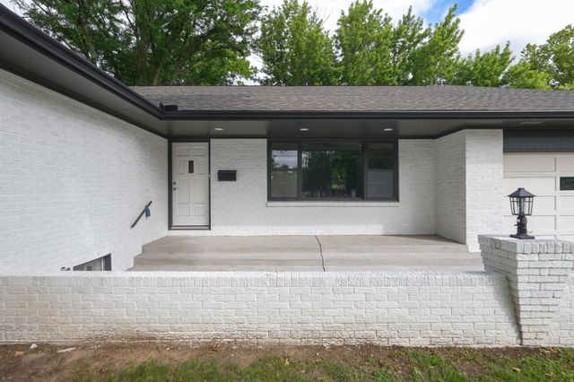 6720 E Zimmerly St, Wichita, KS 67207
