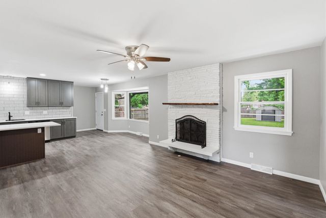 6720 E Zimmerly St, Wichita, KS 67207