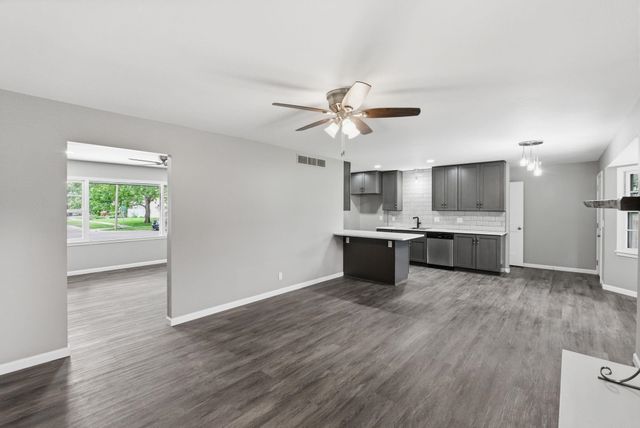 6720 E Zimmerly St, Wichita, KS 67207