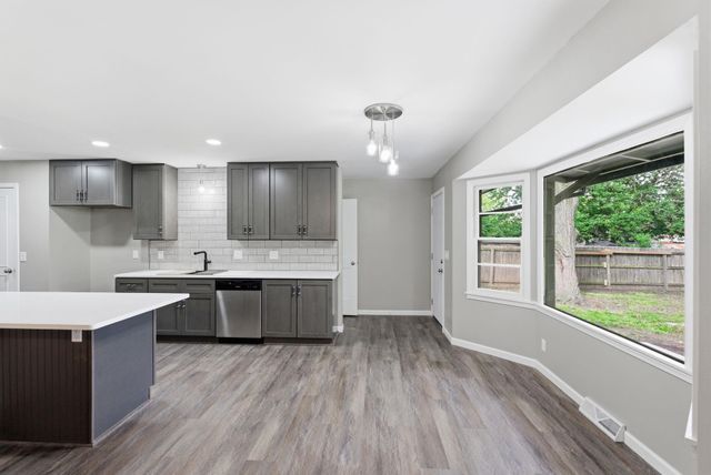 6720 E Zimmerly St, Wichita, KS 67207