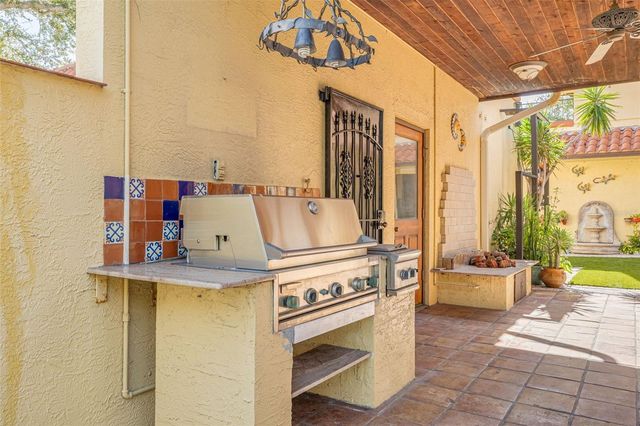 201 BLANCA AVENUE, Tampa, FL 33606