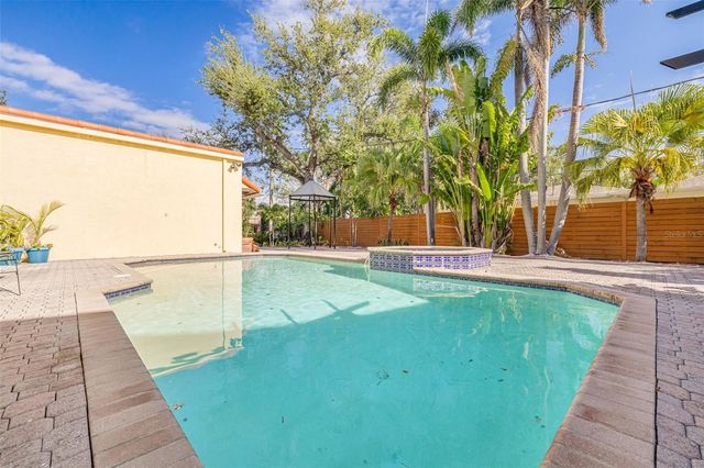 201 BLANCA AVENUE, Tampa, FL 33606