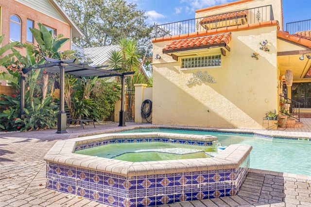 201 BLANCA AVENUE, Tampa, FL 33606