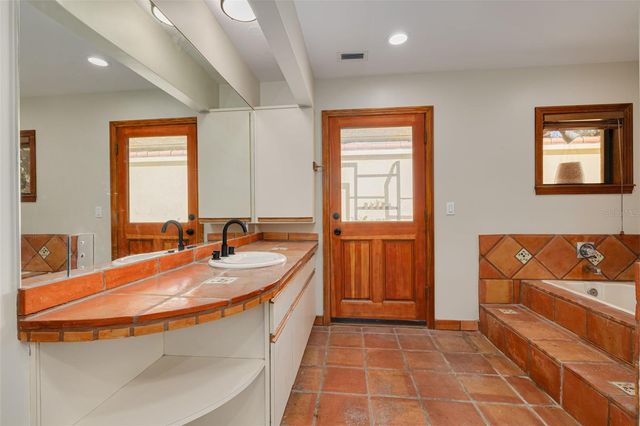 201 BLANCA AVENUE, Tampa, FL 33606