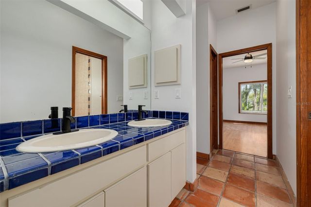 201 BLANCA AVENUE, Tampa, FL 33606