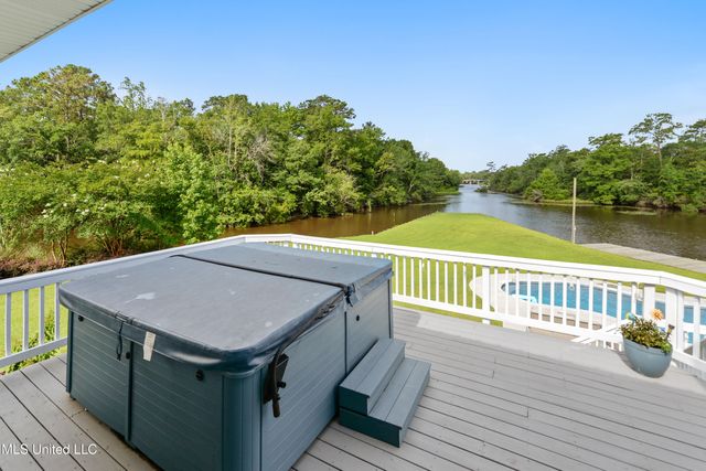 12441 Old Cypress Creek Cove, D'iberville, MS 39540