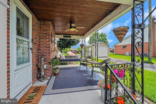 118 E QUEEN ST, Jonestown, PA 17038