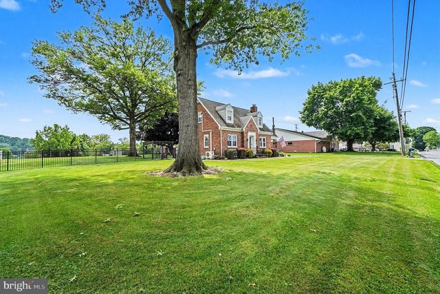 118 E QUEEN ST, Jonestown, PA 17038