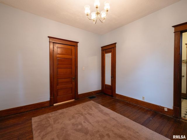 1401 CAROLINE Street, Pekin, IL 61554