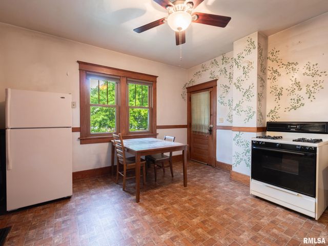 1401 CAROLINE Street, Pekin, IL 61554