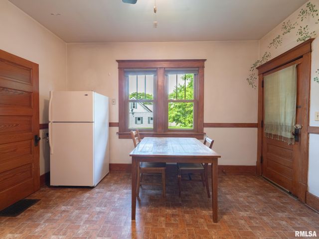 1401 CAROLINE Street, Pekin, IL 61554