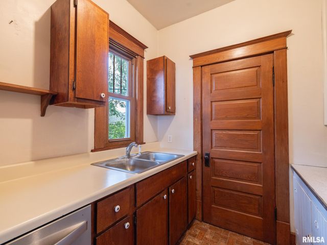 1401 CAROLINE Street, Pekin, IL 61554