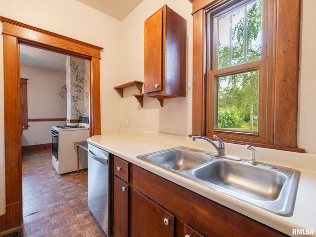 1401 CAROLINE Street, Pekin, IL 61554