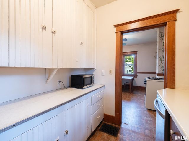 1401 CAROLINE Street, Pekin, IL 61554