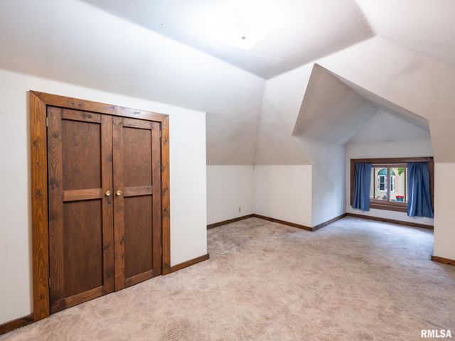 1401 CAROLINE Street, Pekin, IL 61554