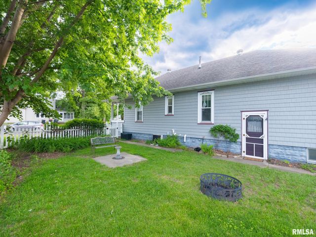 1401 CAROLINE Street, Pekin, IL 61554