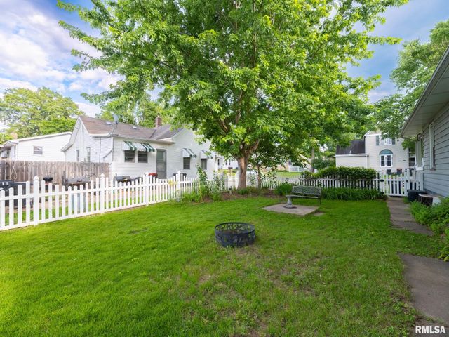 1401 CAROLINE Street, Pekin, IL 61554