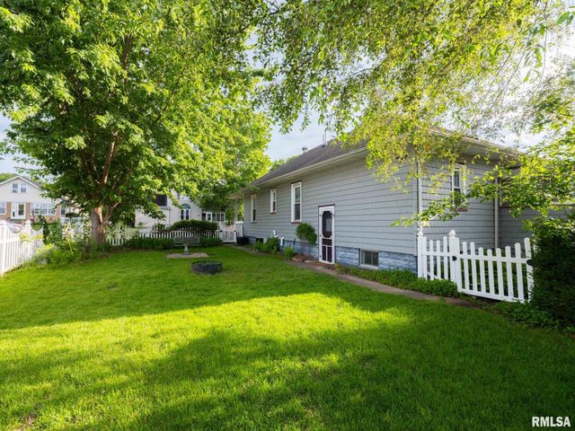 1401 CAROLINE Street, Pekin, IL 61554