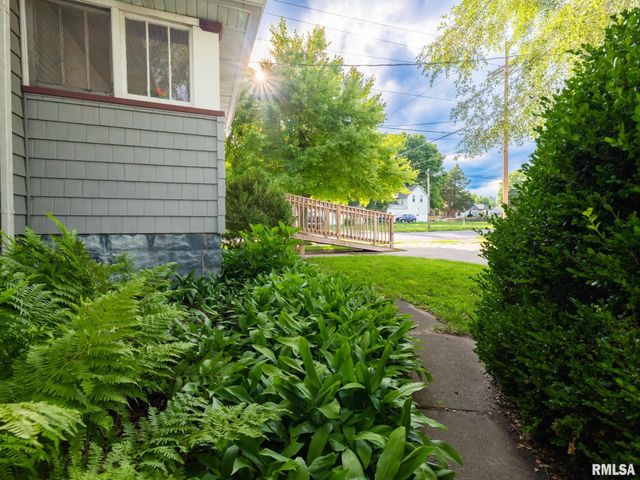 1401 CAROLINE Street, Pekin, IL 61554