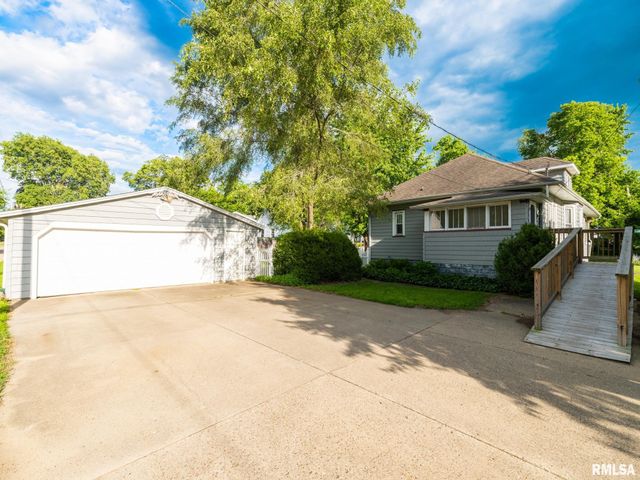 1401 CAROLINE Street, Pekin, IL 61554