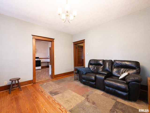 1401 CAROLINE Street, Pekin, IL 61554