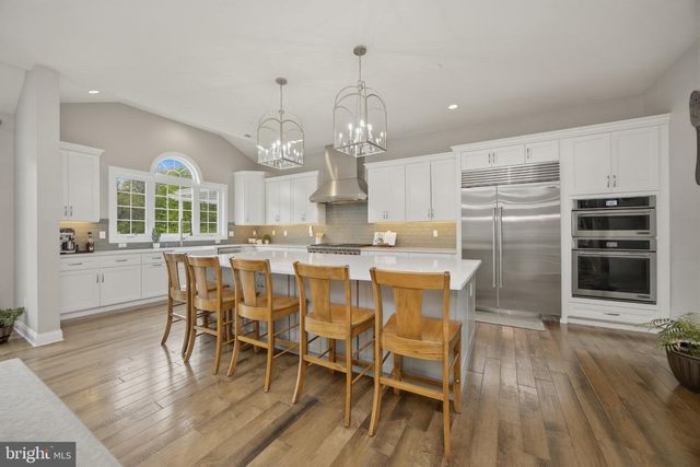 1050 HATCHES MILL DR, Media, PA 19063