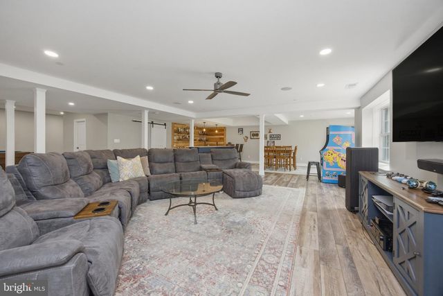 1050 HATCHES MILL DR, Media, PA 19063