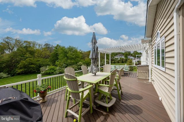 1050 HATCHES MILL DR, Media, PA 19063