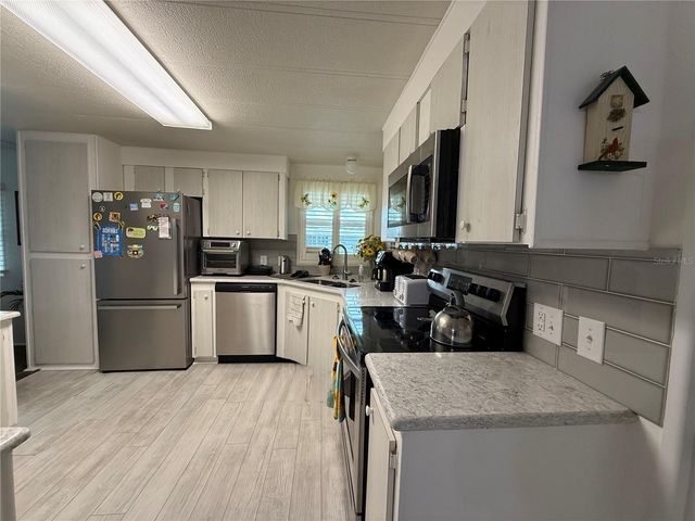 21 S BOBWHITE ROAD, Wildwood, FL 34785
