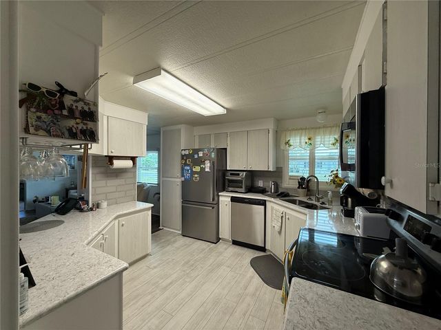21 S BOBWHITE ROAD, Wildwood, FL 34785